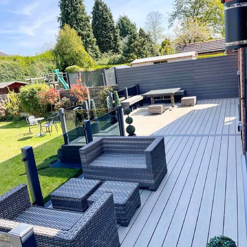 garden remodelling decking